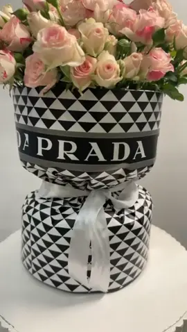 🤍💐 تنسيق ورد – الوردة البيضاء بريدة 💐🤍 لمسات فاخرة… وورد يعبّر عن ذوقك! متجر الوردة البيضاء في بريدة يقدم لكم أجمل تنسيقات الورد بتصاميم عصرية وفخمة تناسب جميع المناسبات: ✔️ بوكسات ورد فاخرة ✔️ هدايا مع تنسيق ورد ✔️ باقات مواليد وتخرج ✔️ تنسيق ورد للمكاتب والمنازل ✔️ تنسيقات خاصة حسب الطلب كل تنسيق يتم بإتقان… ولمسات أنيقة تعبّر عن مشاعرك بأفضل شكل 🌸✨ مع خدمة التوصيل السريع داخل بريدة 🚚💐 📞 للطلب والاستفسار متاحين طوال اليوم #تنسيق_ورد_بريدة #الوردة_البيضاء #ورد_بريدة #بوكسات_ورد #هدايا_ورد