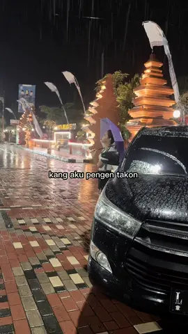 Kang aku pingin takon🤣 #hujan #fyp #hariini #mojokerto #treandingvideo 