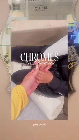 I’m obsessed 💛 ! My big girl that hated sitting in that chair but I rewarded her with hello kitty lol and my new favorite set from @JoJo ⭐️ #Vlog #fyp #momanddaughter 