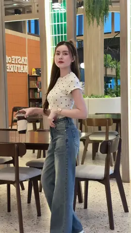 ตอบกลับ @Kwankaow Jaa พิกัดกางเกงมาแล้วค่า 🤍✨ #แต่งตัว #กางเกงยีนส์ #กางเกงยีนส์ทรงกระบอก #กางเกงยีนส์ทรงกระบอกใหญ่ #กางเกงขายาว 