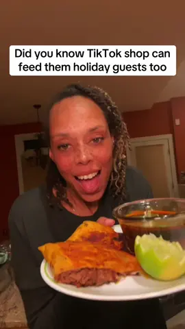 Don’t try a new recipe the day of! Birria de la casa Cosinar & Comer. And maybe a cerveza?! We learning languages y’all 🤗 We even got the kids to eat these and then mama made herself a whole quesadilla. Whoooo chileeee What you making #create #CookingHacks #DinnerIdeas #easymeal #HolidayTreats 