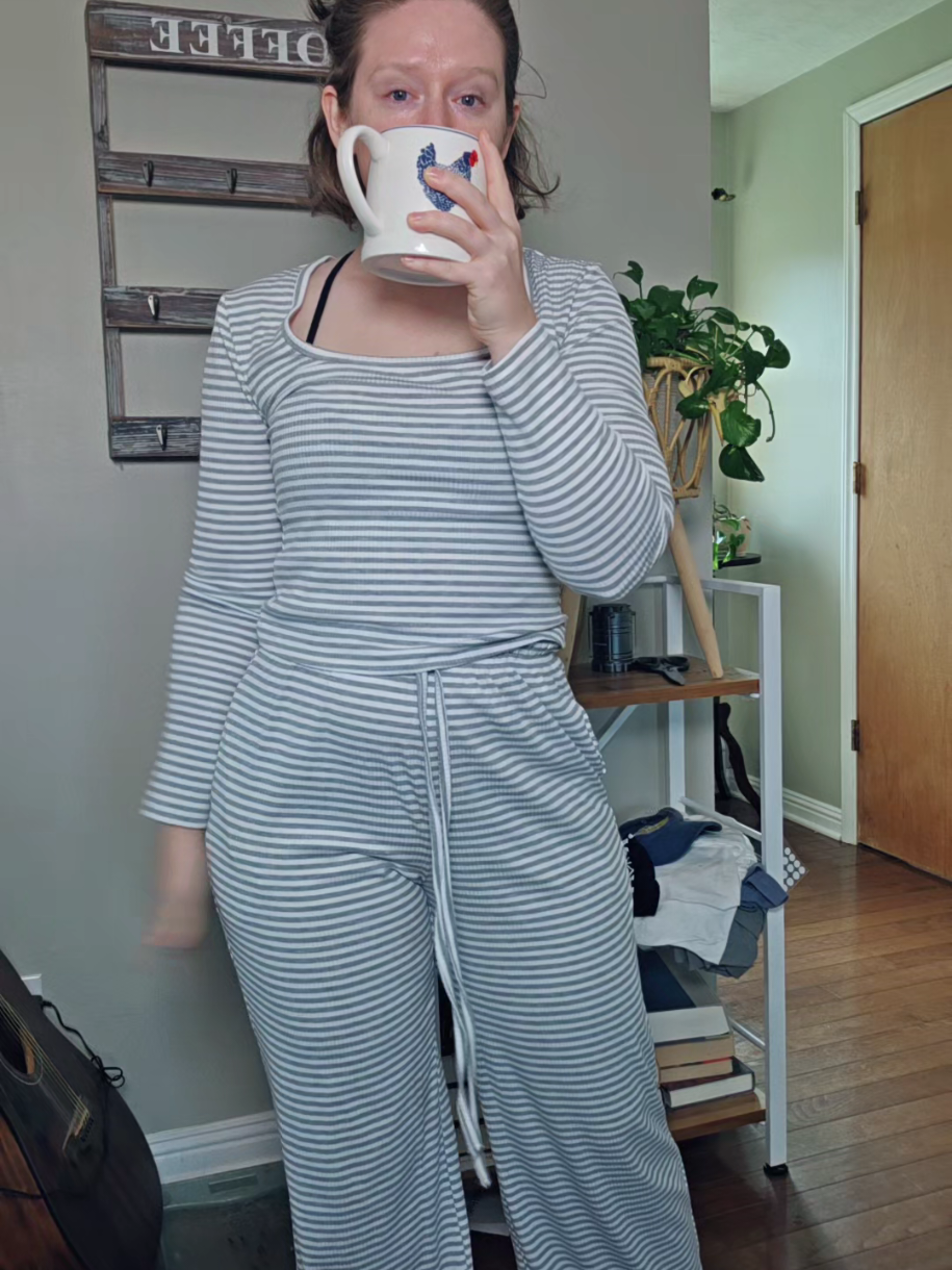 Women's Slouchy Crop and High Rise Loungr Pant 