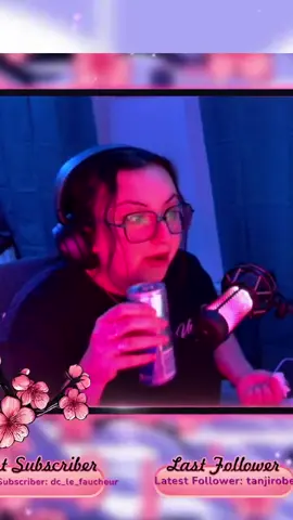 Bon je suis désoler mais @redbullfrance vous donnez pas que des ailes  🤡 - - - - - #streameuse #twitch #girlsgaming #humour #redbull 