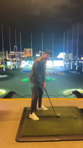Swinging by @Topgolf with @travismathew 🏌️🇺🇸 #HaasF1 #F1 #f1tiktok | @Esteban Ocon 