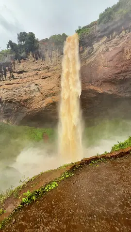 Sipi Falls a breathtaking 95-meter drop surrounded by lush cliffs, cool mountain air, and the pure magic of Kapchorwa. One of Uganda’s most iconic natural wonders .  #ugandabeauty #UgandaTourism #TravelAfrica 