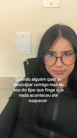 acho q é uma autodefesa pra proteger meus sentimentos 