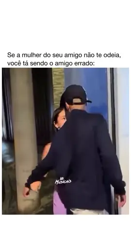 Mulher tem que ser assim! Baixinha e valente igual um pinscher. #meucasal #fyp #fy #tictok 