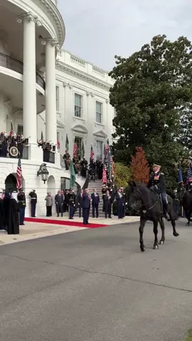 هاكذا يتم استقبال أعظم زعيم في العالم الأمير محمد بن سلمان #MBS #السعودية #امريكا 