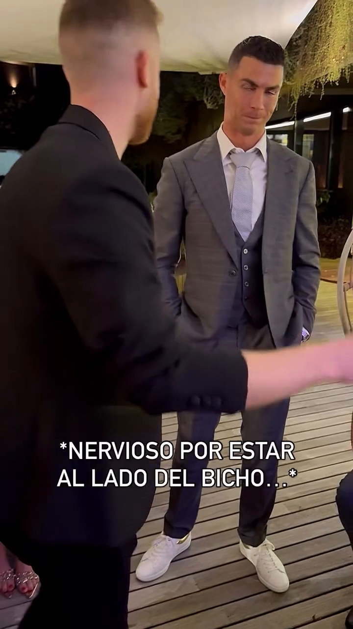 Haciendo magia para el Bicho. 🤩 🪄 Vía samuelpons/IG #CristianoRonaldo #CR7 #Magic #Portugal