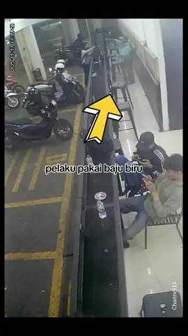 PELAKU GENDAM MOTOR SURABAYA CCTV INDOMARET BASUKI RAHMAT SURABAYA 17 NOVEMBER 2025 #surabaya #surabayahits #infosurabaya #surabayatiktok #sby #surabayaterkini #surabaya24jam #surabayaviral #aslisurabaya #suarasurabayafm100 #suroboyo #today #poldametrojaya #beritatiktok #fypage #fypシ #fypシ゚ #fyppppppppppppppppppppppp #fyp #foryou #foryoupage #trending #viral #tiktok #xyzbca #newsupdate #surabaya 