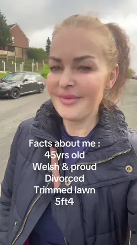 Describe me in one word? #snapbenefits #wheressanta #lloydresidence #g7 