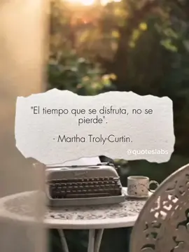 Todo momento vivido con alegría se convierte en una inversión valiosa, jamás en un desperdicio. #reels #frase #reflexion #pensamiento #tiempo 