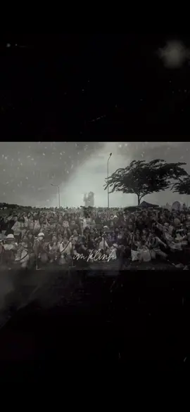 Em ấy từng trốn sau lớp màn đêm vì nghĩ mình yếu đuối, nào ngờ ánh sáng lại là thứ khiến em mạnh mẽ hơn 🖤 #LyHan #TamLinh #xuhuong 