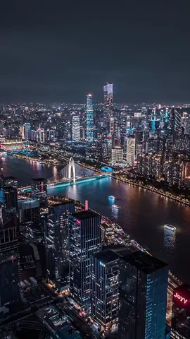 白天搞钱,晚上发光!琶洲CBD的夜,是打工人下班后的'解压特效药'~ #广州夜景航拍 #粤港澳大湾区 #SeeCanton中国广州发布爱游广州广州市文化广电旅游局 
