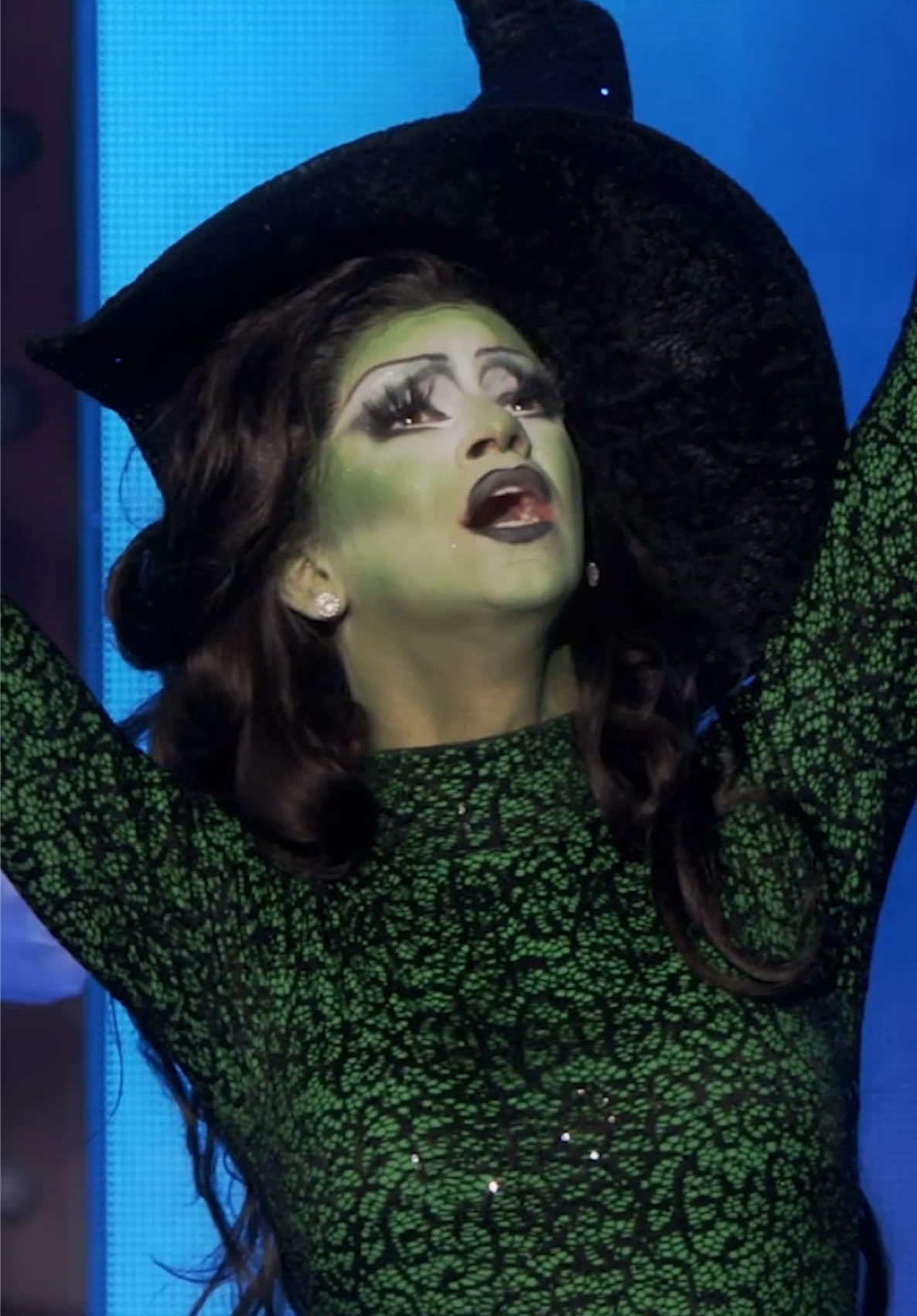 the concept of elphie toot 💚 #DragRace #RPDR #suzietoot #rusical #wickedwitch @Suzie 💋✨ 