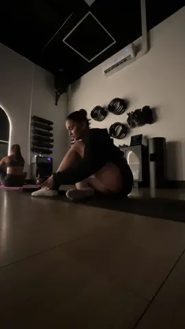 barely filmed bc my phone ran out of storage 10 mins into class so 💔 #pilates #orangecounty #wellness #matpilates #fyp 