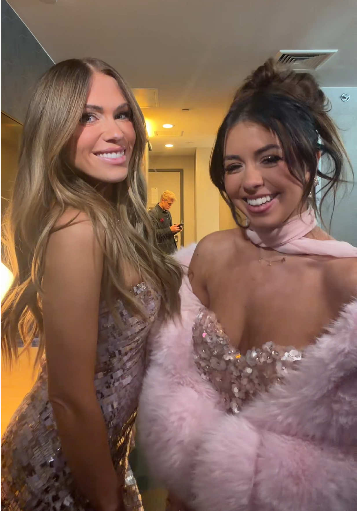 We missed the carpet by 2 minutes but we still had a ball 😂💗💚 @Jen Affleck @Wicked: For Good 