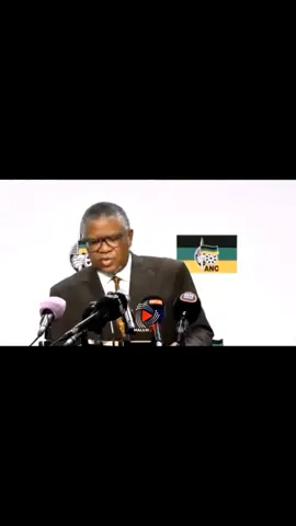 Fikile Mbalula ugxeke isenzo sika Chief of Navy sokukhuluma esidlangalaleni ngezinto ezithinta ezokuphepha kwezwe, uthi isifuna ukusukumelwa lento yo General abazenza osopolitiki.