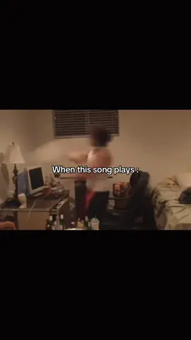 عندما تشتغل هذا الأغنية #fyp #foryou #foryoupage 