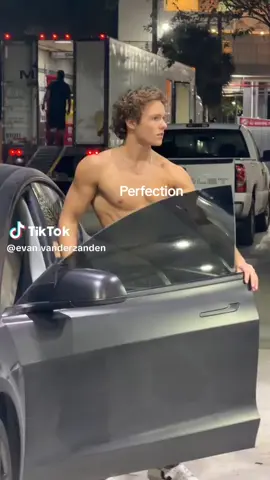 @Evan vanderzanden  so good-looking 