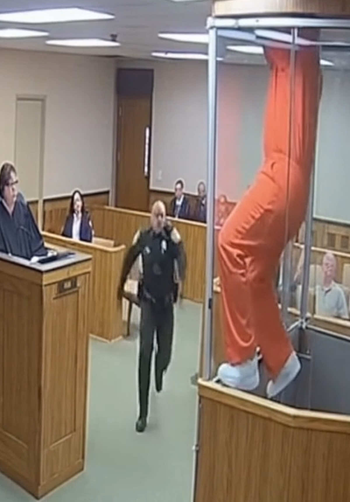 FOLLOW FOR MORE 🫶|| bro thought he is Micheal Scofield from Prison Break 😂 #prison #court #judge #sentenced #escape 