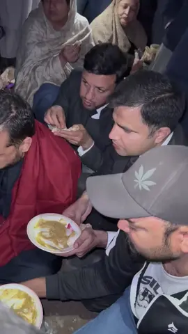 ‏عمران احمد خان نیازی سے اور عمران خان کے ٹائیگر آپ کبھی جیت  نہیں سکو گے 🤝✌️❤️ اس وقت اڈیالہ جیل کے باہر عمران خان کے بہنیں موجود ہے جس کے ساتھ ایم این اے شاہد خٹک ،مینا خان آفریدی،نعیم پنجوتہ بھی موجود ہے ۔۔ #foryou #foryoupage #foryoupage❤️❤️ #imrankhan #imrankhanpti 