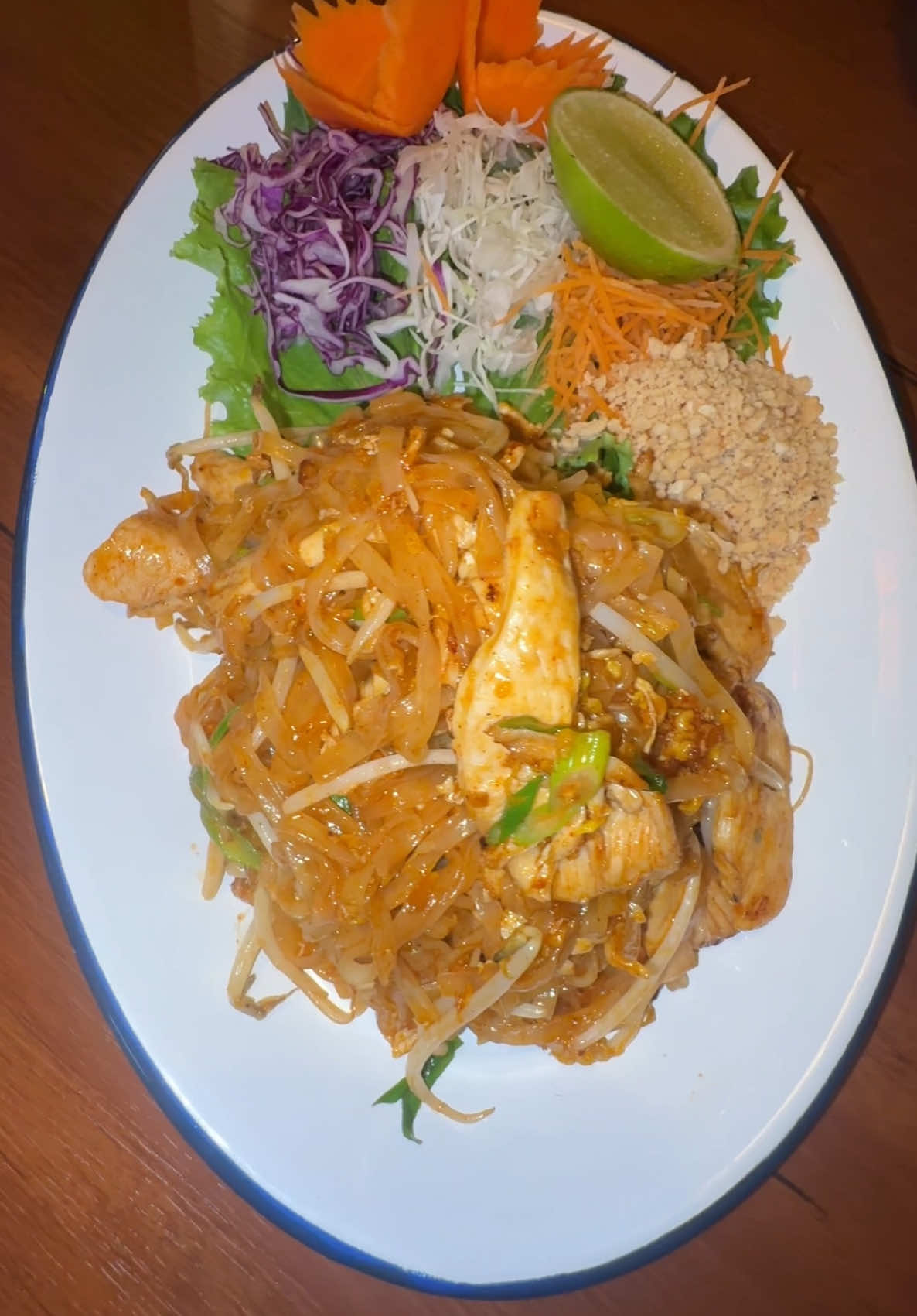 These were some of the BEST pad Thai noodles I ever tasted from Zaab E Lee 😋😋 located in Lincoln Sqaure on St Lawrence 