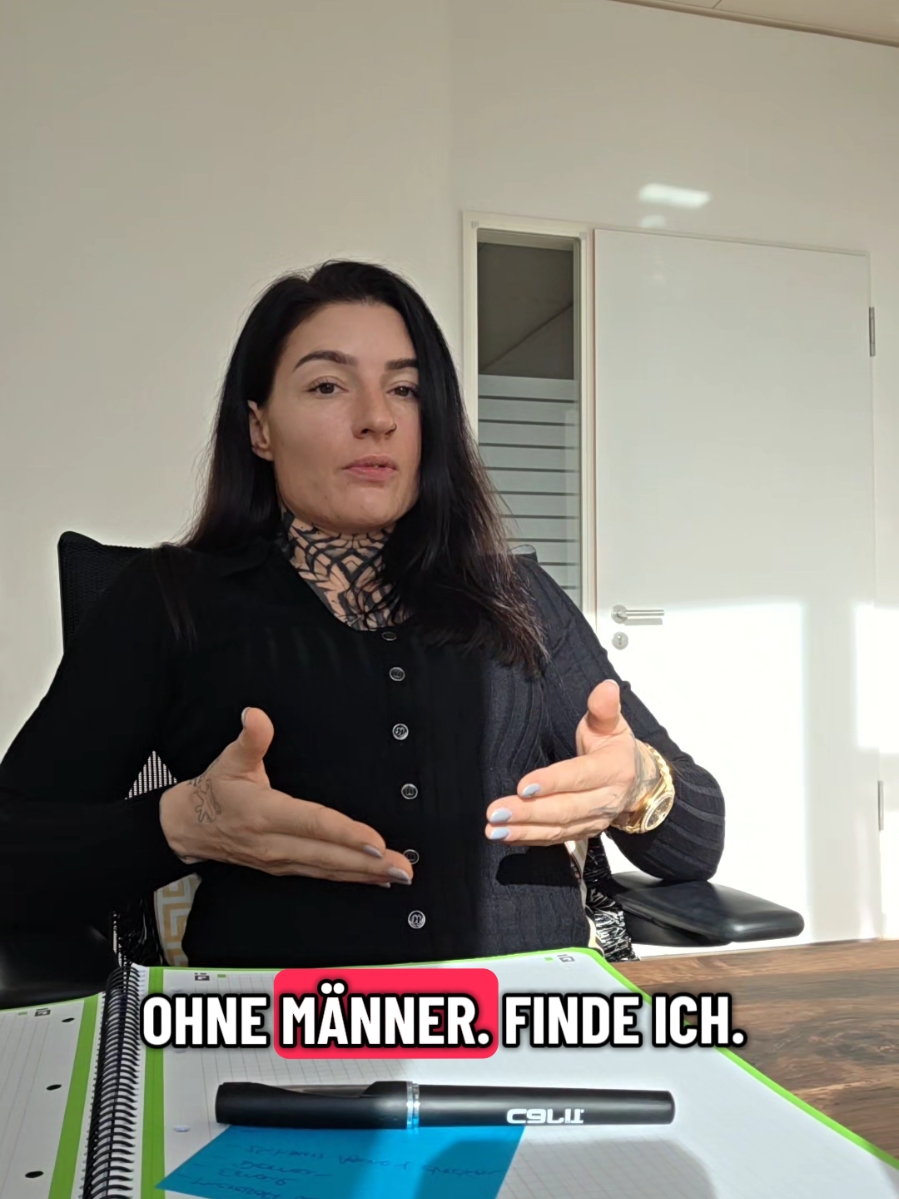 Ich finde es echt schade, dass ein Mann in unserer Gesellschaft nicht schwach sein darf. 😔 Dabei leistet er so unglaublich viel, trägt Verantwortung, schleppt, sorgt für die Familie – und bekommt oft so wenig Anerkennung dafür, weil es einfach erwartet wird. Folge mir, wenn ich recht habe. 🙏 #MännerUndGefühle #Beziehungstipps #StarkeMänner #MännerImAlltag  #jenergieprivat 