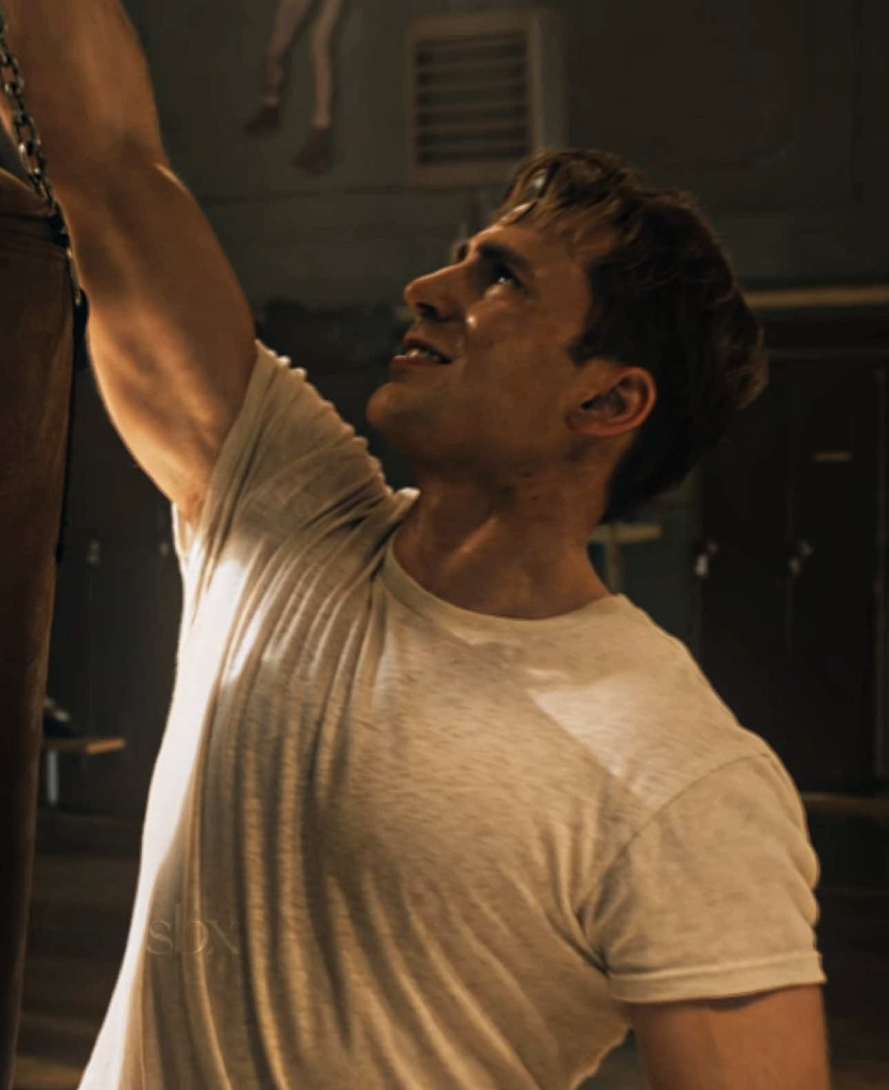 in need of this man NOW😭 lazy edit bc i have 2 exams rip [ ac @reavesaudios cc eggos ] GUYS WHY AM I FLOPPING #steverogers #captainamerica #chrisevans #fyp #marvel  glazeddonut steverogersedit needy arianagrande marvel men viral edit tiktok foryoupage 