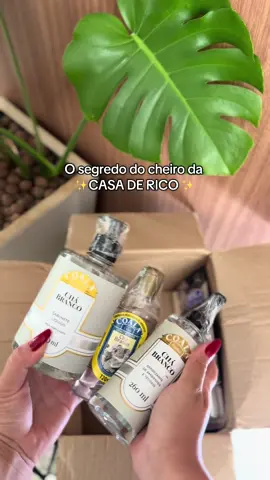 ✨ Limpando com estilo! ✨ O Coala Limpador Perfumado Chá Branco é aquele coringa da faxina: só 8 gotas diluídas em 1 litro de água e você já garante um ambiente perfumado, leve e super aconchegante. 💧🧼 ✔️ Fragrância suave e sofisticada de chá branco   ✔️ Alta concentração para render muito   ✔️ Uso versátil: pode ser usado em qualquer cômodo da casa   ✔️ Fórmula vegana e prática para o dia a dia   Deixa a casa limpa, cheirosa e com aquela vibe de bem-estar — faxina que dá prazer 😍. Quem mais ama limpar com cheirinho bom? 🙋‍♀️ #Coa#Coalax#FaxinaAromas#CasaPerfumadaá#CháBrancox#faxina