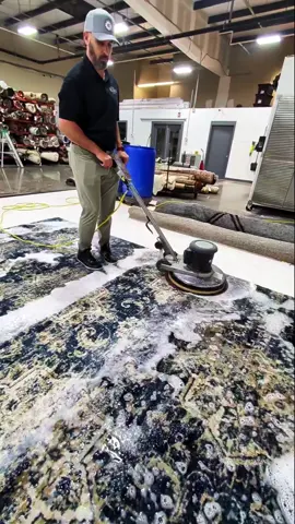 Scrubbing the day away 🫧 💫 #satisfying #rugwashing #rugwashingasmr #rugcleaning #satisfyingvideo 
