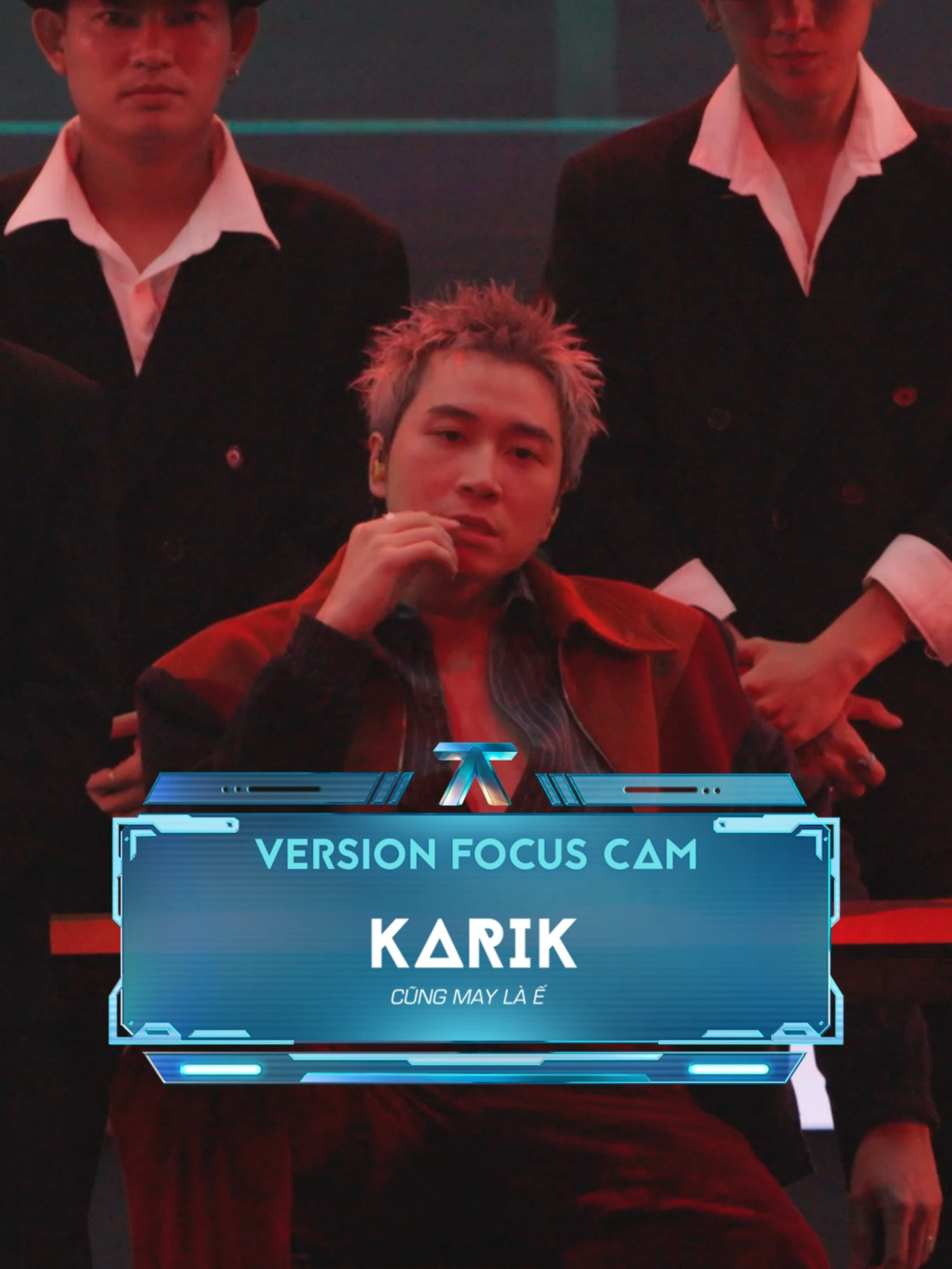 Ver rap của Karik còn gì hợp hơn, cộng thêm phần thần thái sân khấu hài hước hợp vibes 