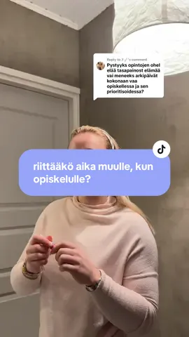 Replying to @𝓘🪽   Toisaalta mulla on myös korkeet tavotteet, ja haluan aina ite olla mahdollisimman valmistautunu tunneille. Mut nyt on kyl menny ehkä vähän laittoman paljon aikaa opiskeluun🥹 Enää kuukausi tätä semmaa jäljellä, ja sit n. kahen kuukauden loma!💛 Uus semma sit erilaisella aikataulutuksella! #ttsuomi #sinunsivuille #studytok #lääkis #opiskelu 