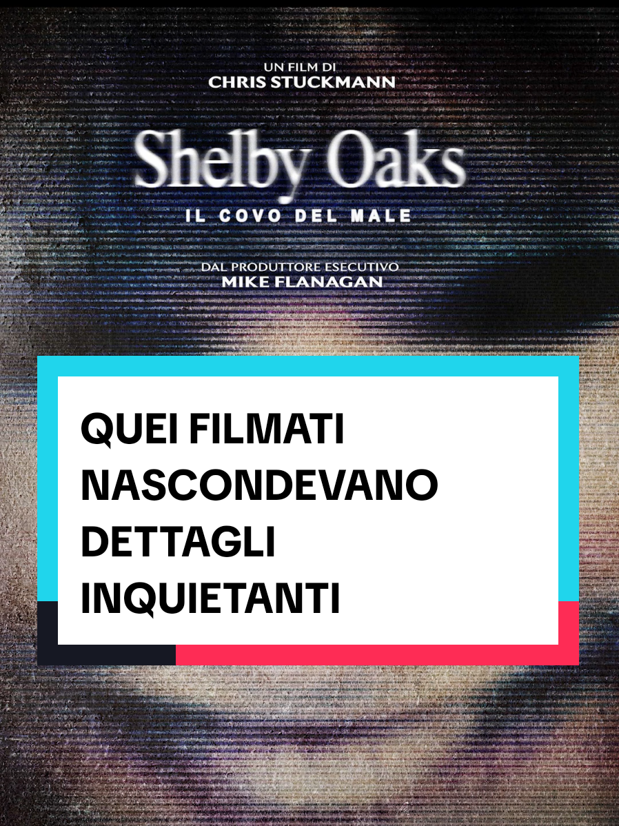 Quei video erano inquietanti già da soli. Nel film lo sono ancora di più. Atmosfere pesanti, silenzi che fanno rumore, dettagli che non riesci a toglierti dalla testa. Puoi guardare anche tu Shelby Oaks – Il covo del male  dal 19 novembre al cinema. #ShelbyOaks #IlCovoDelMale #midnightfactoryadv #horrormovie #filmhorror 