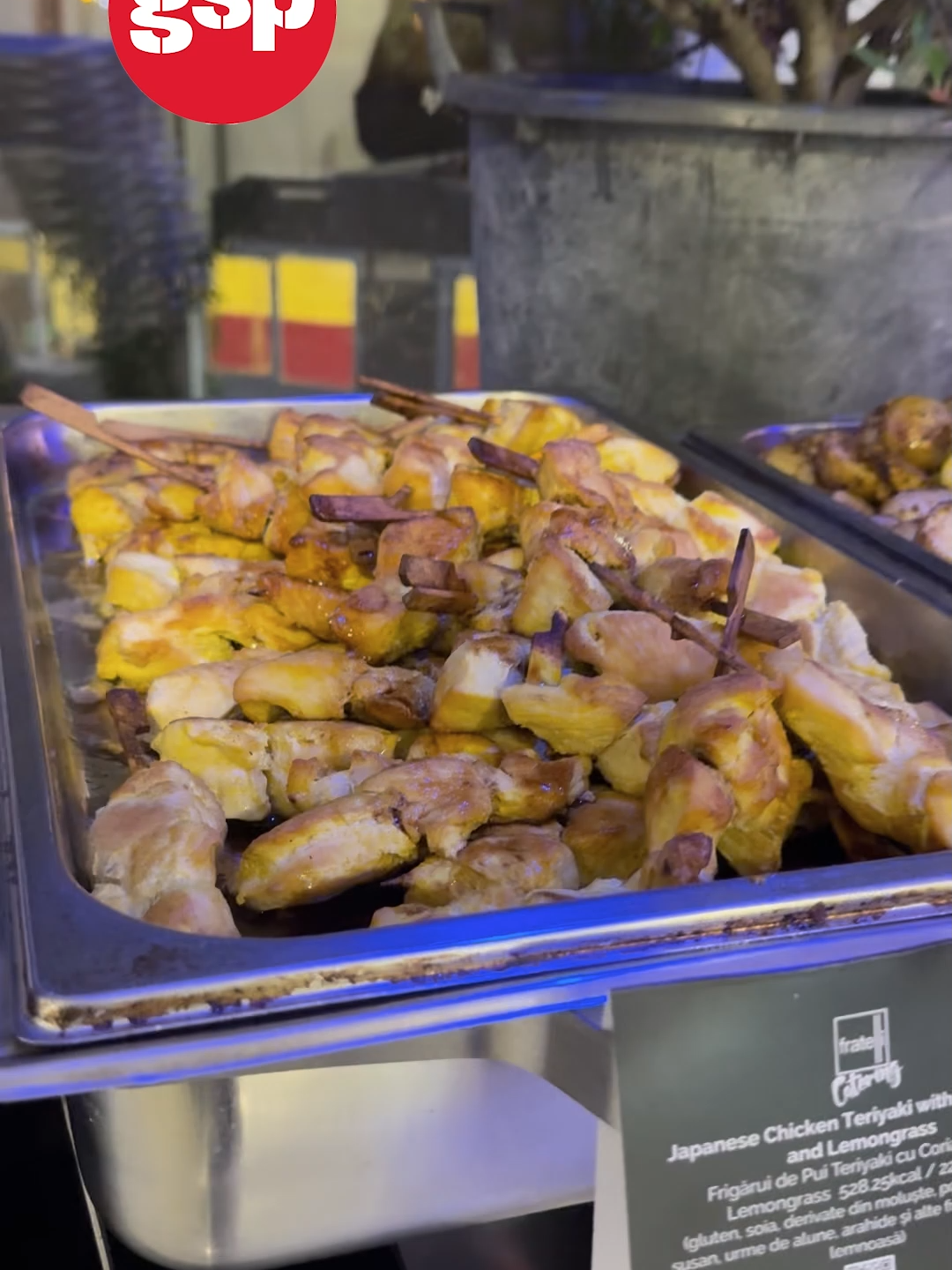 Delicatesele cu care sunt răsfățați spectatorii din sectorul VIP la România - San Marino #romania #echipanationala #gsp ► Abonează-te la canalul nostru 🔔 http://bit.ly/2kP3Ws0 👁‍🗨 Urmărește-ne și pe: ✅ Site - https://www.gsp.ro ✅ Facebook - / gazetasporturilor ✅ Instagram - / gsp.ro 💬 Contactează-ne aici: gazeta@gsp.ro 🏆 Gazeta Sporturilor / GSP.ro – cel mai bun site de sport din România