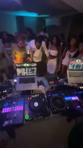 La Ndounga Party sur du @chily_off 🤯 On se dit le 31 pour le nouvel an ? 🙃#ket0power #ndoungaparty 