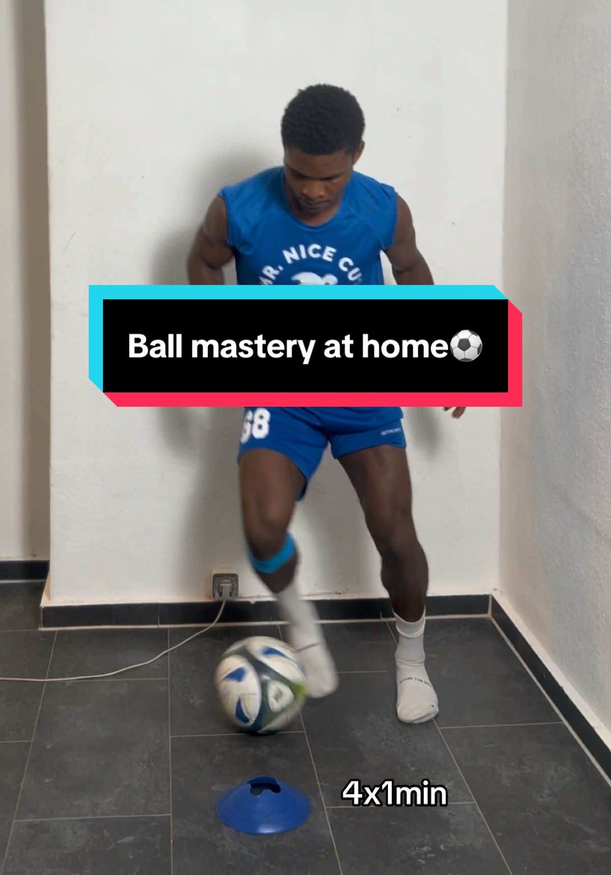 Home ball mastery⚽️ #trainingtips #footballtraining #ballmastery #football #forupage 