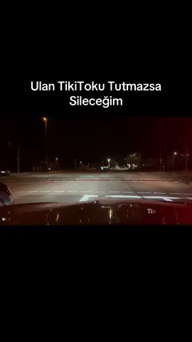 Seherde bir bağa girdim Ne bağ duydu ne bağbancı El sundum güllerin derdim Ne bağ duydu ne bağbancı Bağın kapusunu açtım Sayın ki cennete düştüm Yâr ile tenha buluştum Ne bağ duydu ne bağbancı Seherin bülbülü öttü Öttü de murada yetti Teslim abdal yükün tuttu Ne bağ duydu ne bağbancı