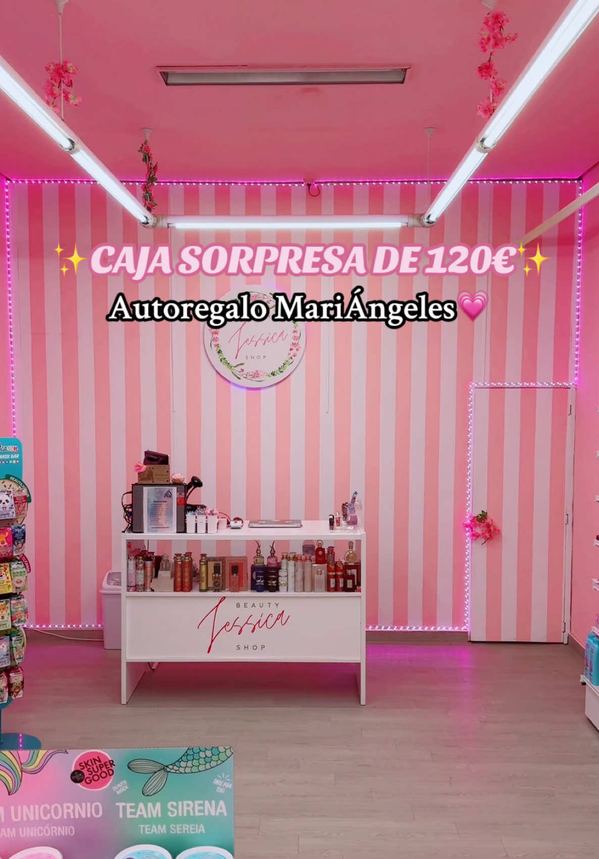 Caja Sorpresa de Maquillaje ~ Cosmética ~ Skincare💗 Gracias Mari Ángeles 🌷Si llega navidad y no sabes que regalar, encuentras en Jessica Shop una Caja Sorpresa desde 25€ con muchos productos de primeras marcas para todos los miembros de la familia adaptados a cada edad….. podéis encontrar nuesto catálogo de cosméticos naturales, cosmética coreana y maquillaje 👀  Web: www.jessicabeautyshop.com 🎀 ✨Somos Tienda💗 #kbeauty #skincare #packagingorders #viralskincare #dupe 