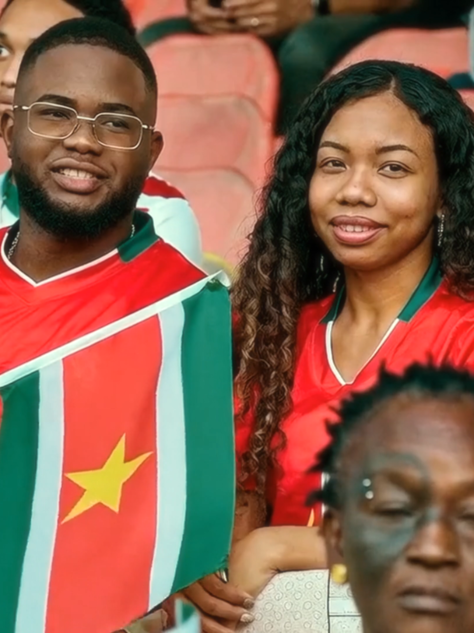 Passion en @Kenny B  bundelen hun energie voor een historische release! In samenwerking met House of Aces brengen zij het krachtige, officiële anthem voor de SVB Natio @officialnatio_ — een track die heel Suriname laat trillen. Vol power, trots en eenheid. Dé strijdkreet van ons nationaal elftal! Dit is meer dan muziek. Dit is het gevoel van Natio in elke hartslag. De soundtrack van overwinning, passie en nationale trots. #svb #natio #suriname #paramaribo 