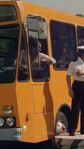 #adrianocelentano​ #ornellamuti​ #videodivertenti​Adriano è alla ricerca della ragazza che ha spezzato il suo! Dal film 