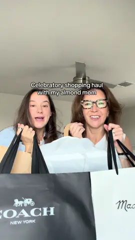 Wait should I show what I ordered online next 👀  #shopping #mom #momlife #almondmom #fashion 