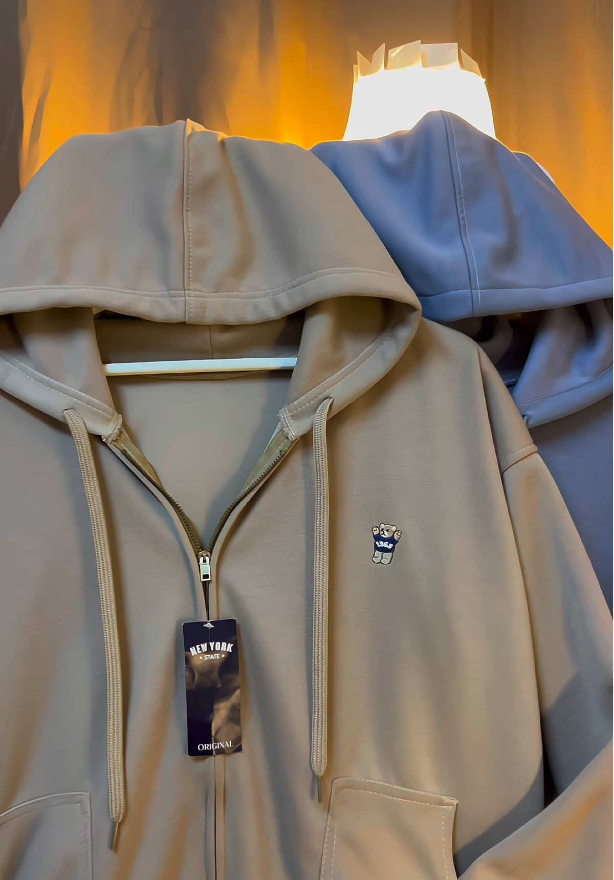 #creatorsearchinsights #เสื้อผ้าแฟชั่น #เสื้อกันหนาวมีฮู้ด #เสื้อแขนยาวnewyork #NEWYORK 