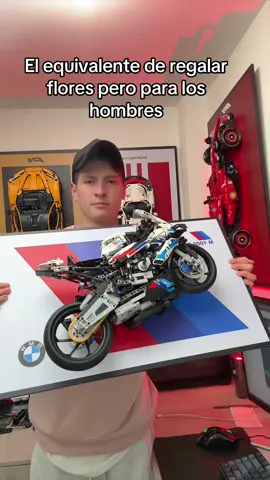 El equivalente de regalar flores a los hombres, es regalarles un juguete 🙈🙈 #juguetes #bricks #aliexpress #collector #regalos 