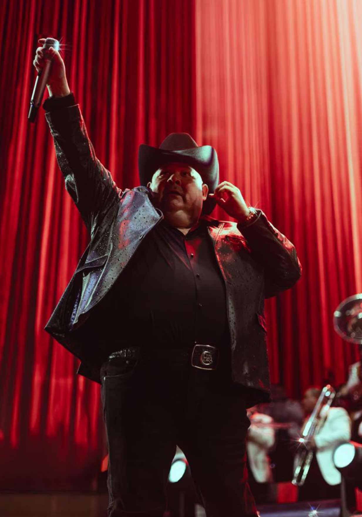 Si tienes a tu mamá, aprovéchala… no sabes la falta que te hará cuando ya no esté. 💔🌹  #elcoyote #capibara #fyp #chuylizarraga 