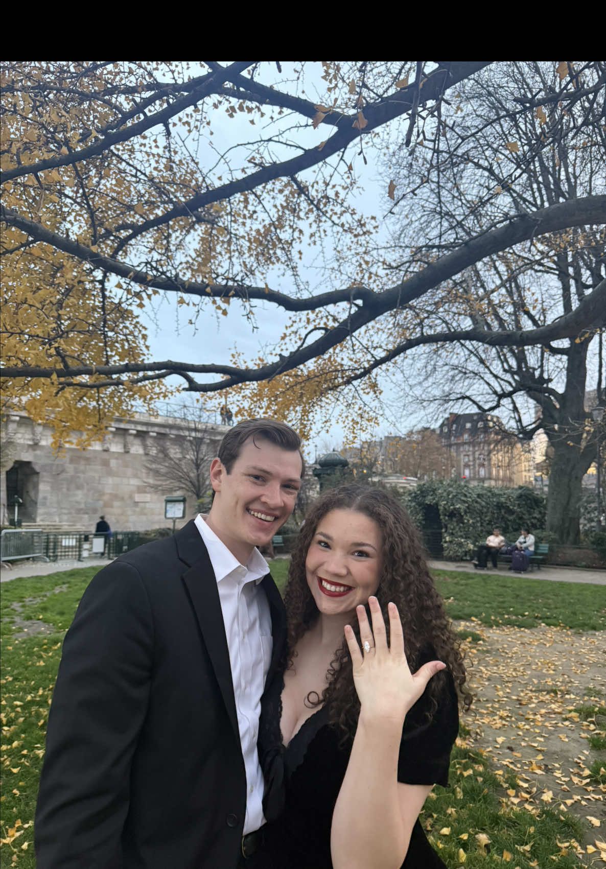 he couldn’t let it get to 7 yearsss #proposal #engaged #paris #dating 