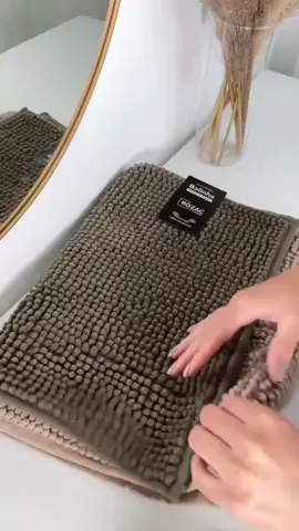 “🚨 Achadinho da Shopee! Tapete de banheiro microfibra 40x60, super macio, super absorvente e antiderrapante💥 Modelo bolinha/macarrão, com várias cores e opções de kits pra você escolher. E o preço? R$17,99 a R$48,99💥 Corre no link e garante o seu antes que acabe! 🔥 #tiktokviral #shopee 