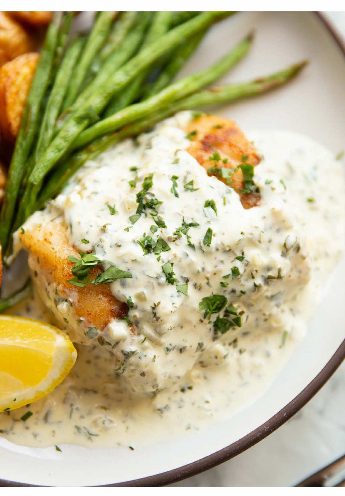 If you’ve ever had store-bought parsley sauce, this is so much better (if I so say so myself). Parsley sauce is a classic pairing with cod and the whole thing comes together in just over 20 minutes. It’s too easy not to try! The recipe has just landed on the blog so check it out 😁 Chris x