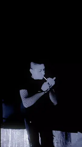 Banda: Killing Witches Género: Rock/Gothic Industrial  Temas: celos, desgarro, sentimientos obscuros en gral. Localidad: León Guanajuato Mexico Formado En: 2004 Miembros: Dimitri y Gerarth  Biografía: KW inicia su carrera a principios del 2004, ex miembros y fundadores de la banda extinta de gothic rock 