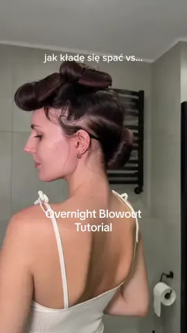 Najlepsze uczucie kiedy loki wyjdą lepiej niż zaplanowałam…  #heatlesscurls #lokibezużyciaciepła #overnightblowout #wlosomaniaczka 